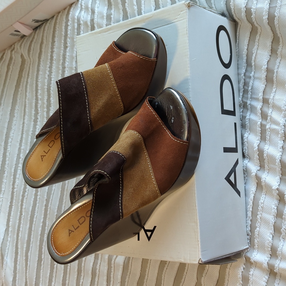 Aldo Suede Wedge shoes